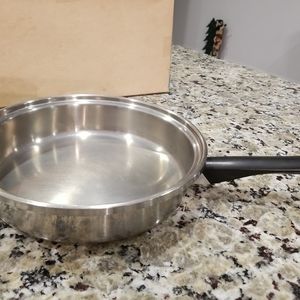 AMWAY QUEEN Vtge 3-Ply 18/8 Stainless Steel 10.75”